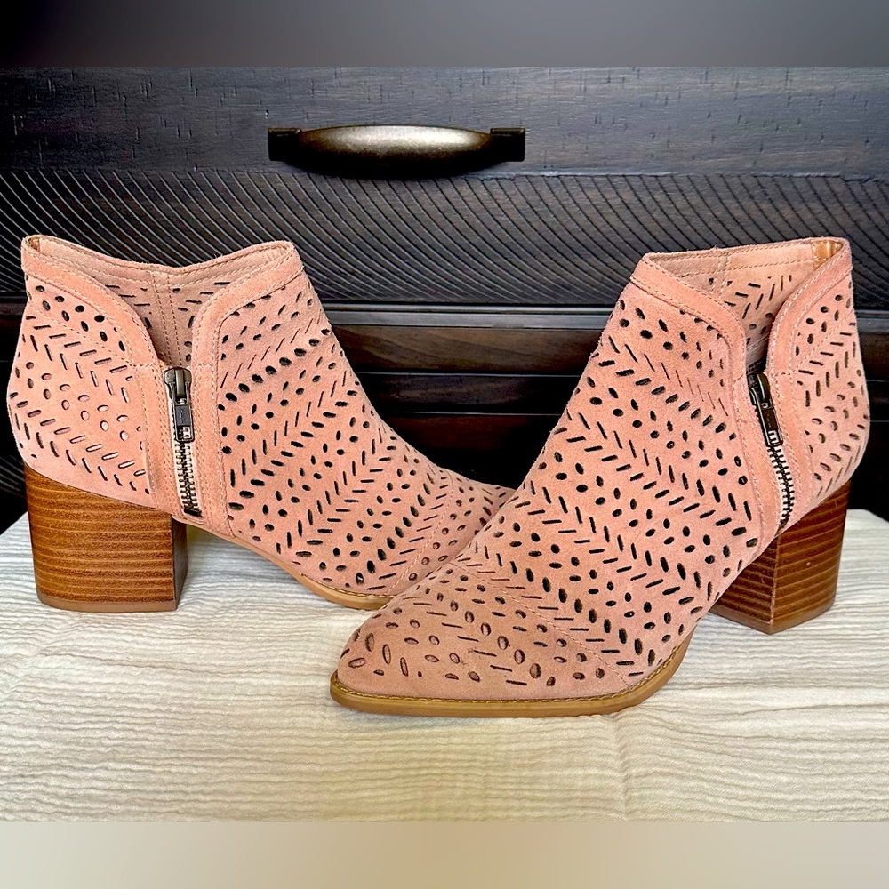 Seychelles Chaparral Ankle Boot Leather with 2.5 in Block heel EUC